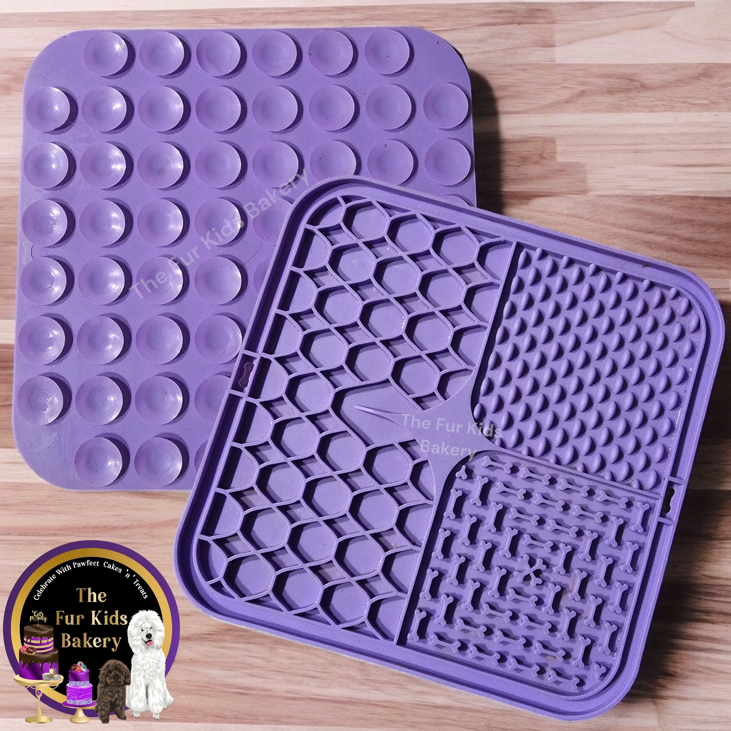 Silicone suction lick mat for dogs and cats, non-slip, easy to clean, promotes calm behaviour and slower eating, perfect for spreads and treats.